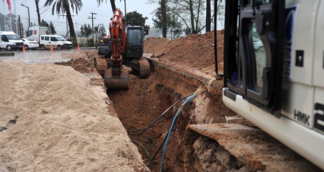 Kazı Yapan İşçiler Toprak Altında Kaldı