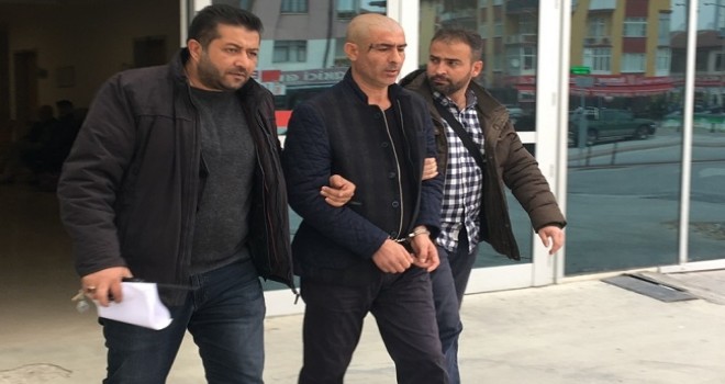 Uyuşturucu bağımlısı, yoldan geçen Suriyeliyi bıçakla yaraladı