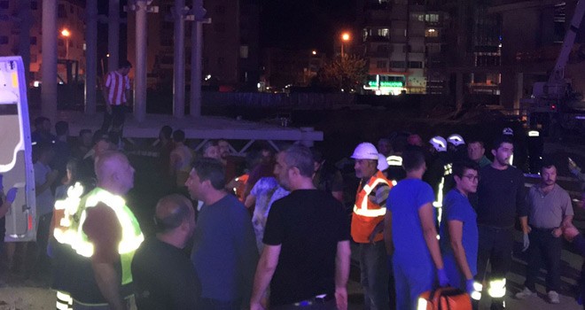 İnşaat İskelesi Çöktü Çok Sayıda Yaralı Var