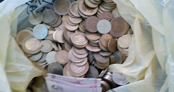 Küçük Çocuk Kumbarasındaki parayı bağışladı