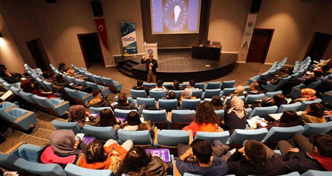 GAÜN’DE Gaziantep, Üniversite Tercih Ve Kariyer Günleri