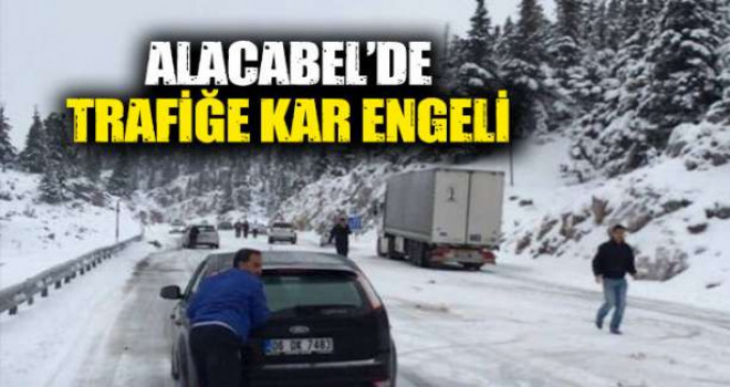 Alacabelde ulaşıma kar engeli