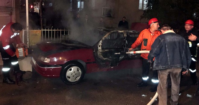 Park Halindeki Otomobil Yandı