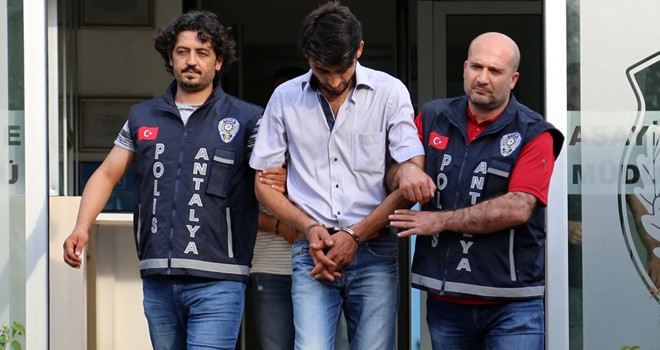 Eşini Kabloyla Boğdu