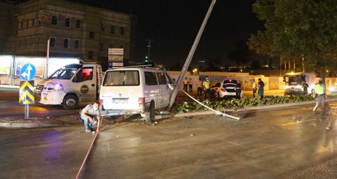 İtfaiye aracının karıştığı zincirleme kazada 6 kişi yaralandı