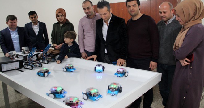 öğretmen ve öğrencilere kodlama eğitimi