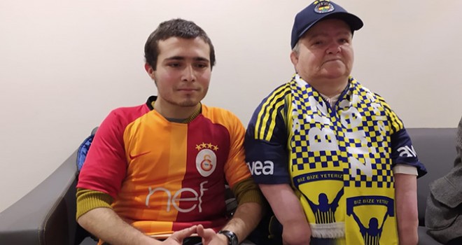 Engelli anne-oğulun derbi heyecanı
