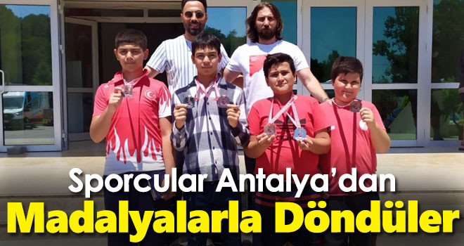 Karaman Güreş Takımı Antalya'dan Madalyalarla Döndü!