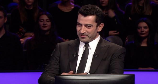 Salak milyoner ve köyden indim şehire filmlerinde himmet hayret saffet ve gayret kardeşleri canlandıran aktörlerden hangisi daha önce doğmuştur?