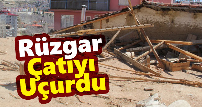 Karaman'da rüzgar çatıyı uçurdu