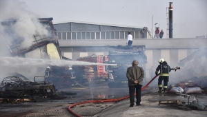 Konya'da mobilya fabrikasında yangın çıktı