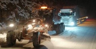 Konya-Antalya kara yolu kar nedeniyle tırların geçişine kapatıldı